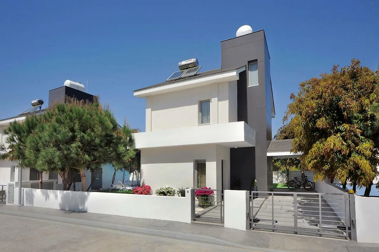 The Lighthouse Villas Perivolia