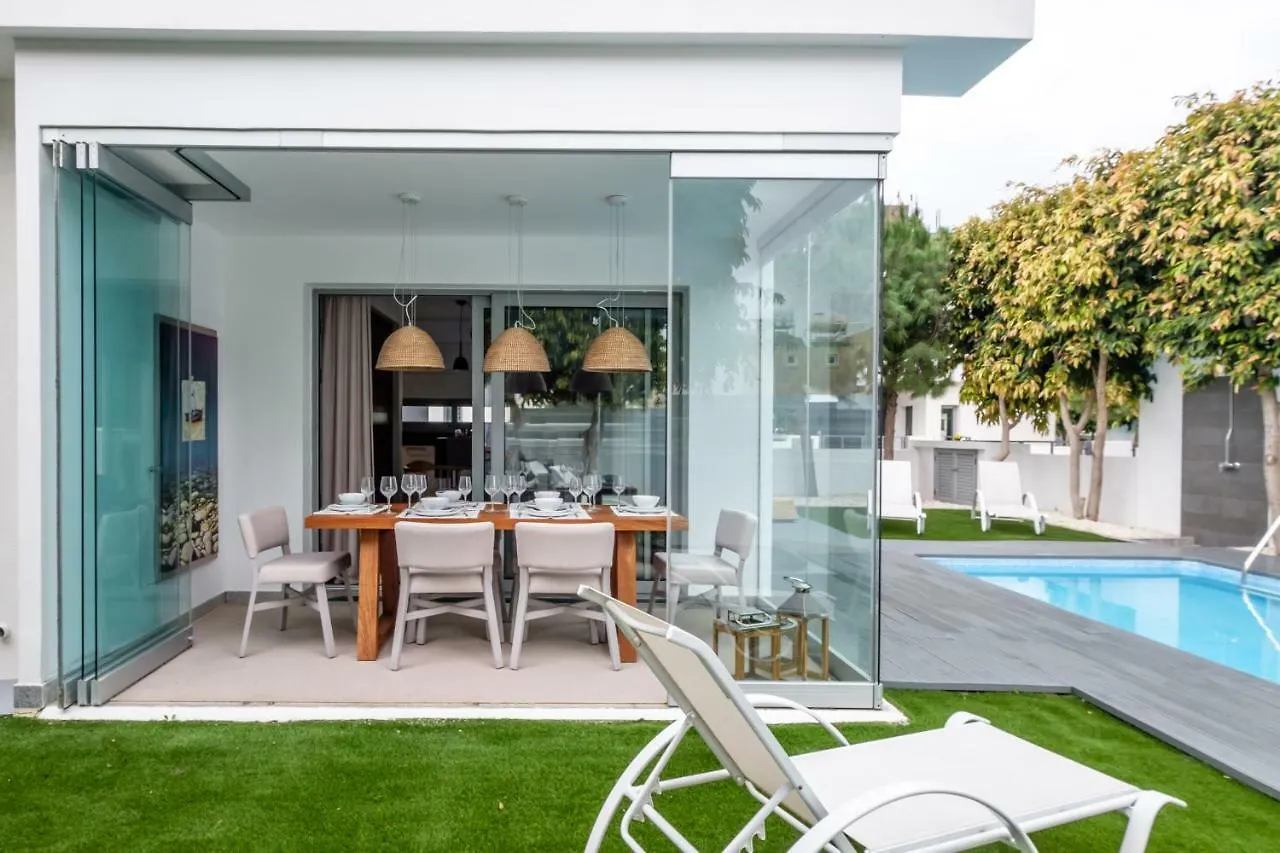 The Lighthouse Villas Perivolia