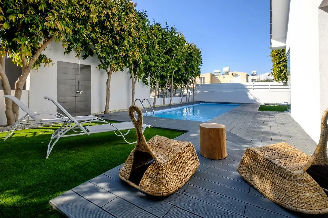 The Lighthouse Villas Perivolia 0*,