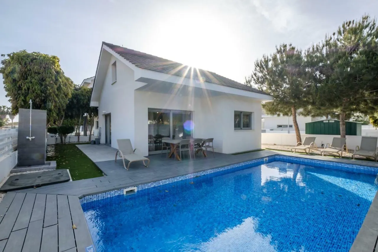 The Lighthouse Villas Perivolia