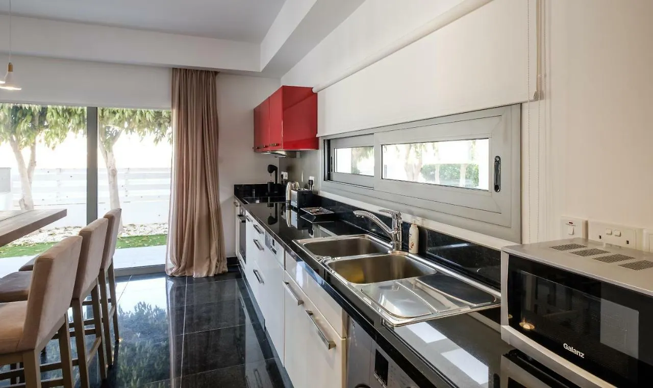 The Lighthouse Villas Perivolia 0*,